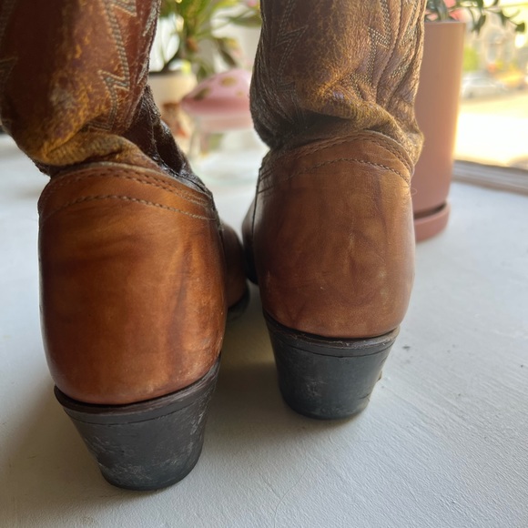 Brown cowboy boots - Picture 7 of 11